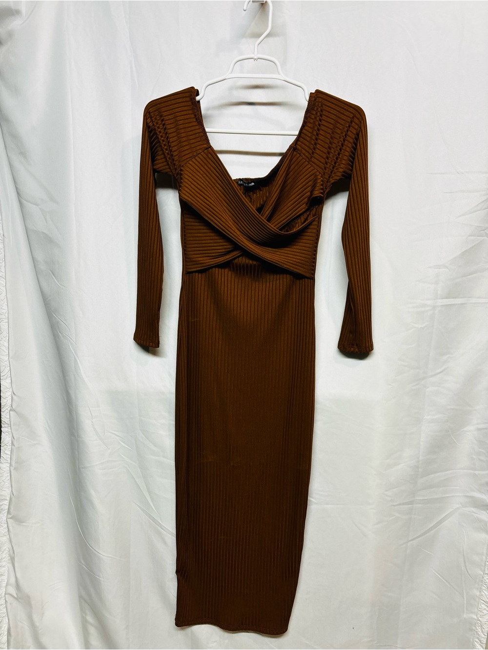 Fall Fashion - Brown Ribbed Twist Front Bodycon maxi Fall Dress NWT Size Medium - Picture 2 of 5